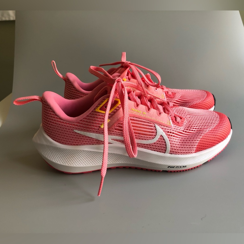 NEW ! Nike Air Zoom Pegasus 40 Pink Running Shoes Sneaker Youth Size: US 4Y